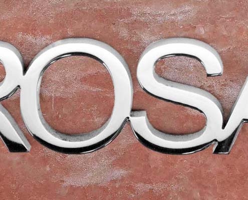 articolo-45-rosa-scritta-in-acciaio-inox