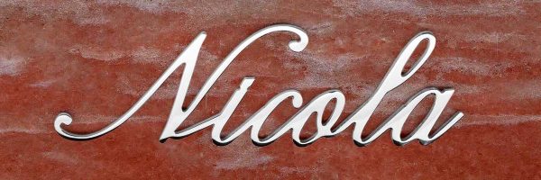 articolo-49-nicola-scritta-in-acciaio-inox